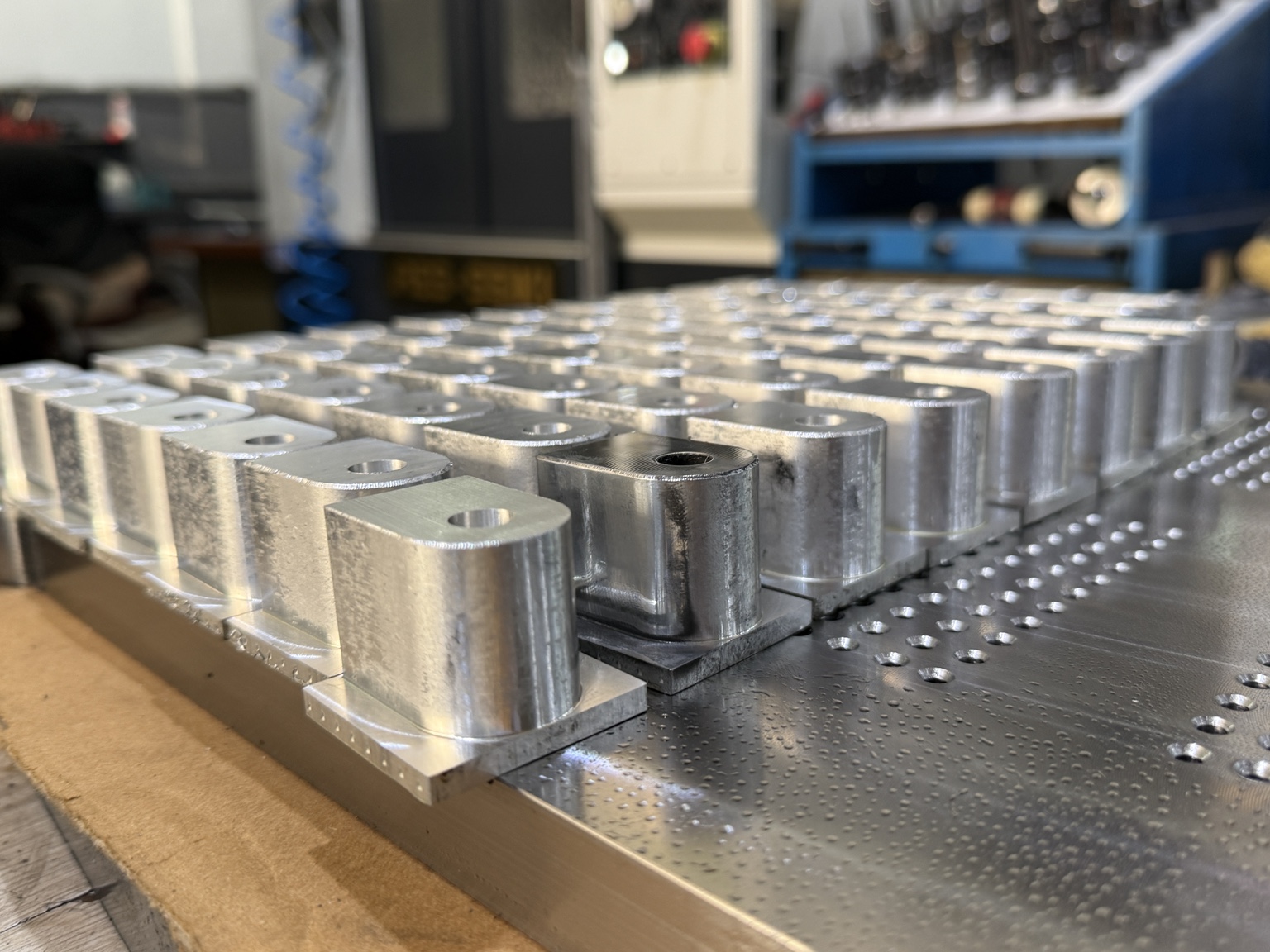 ECS üretiminden işlenmiş metal parça örnekleri